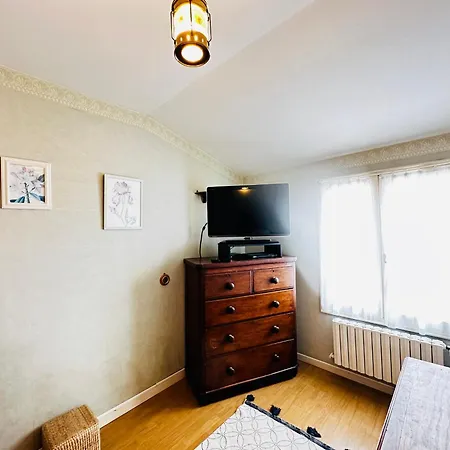 Maison De Au Coeur De Fouras, 5 Pers, Jardin, Proche - Fr-1-709-100 *