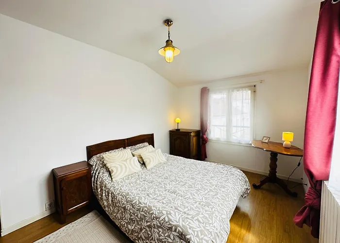 Сasa de vacaciones Maison De Au Coeur De Fouras, 5 Pers, Jardin, Proche - Fr-1-709-100 *