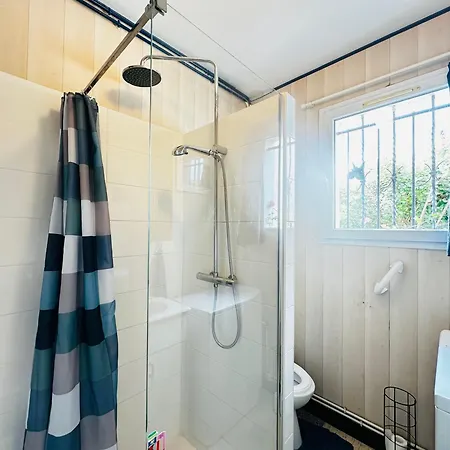 Maison De Au Coeur De Fouras, 5 Pers, Jardin, Proche - Fr-1-709-100 * Fouras