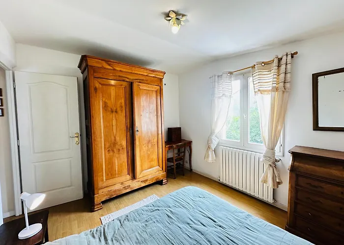 Maison De Au Coeur De Fouras, 5 Pers, Jardin, Proche - Fr-1-709-100 *