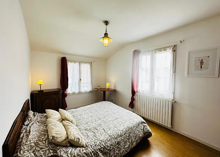 Maison De Au Coeur De Fouras, 5 Pers, Jardin, Proche - Fr-1-709-100