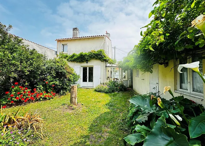 Maison De Au Coeur De Fouras, 5 Pers, Jardin, Proche - Fr-1-709-100 בית נופש